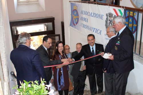 Inaugurazione mostra da sx a dx Sindaco, dott.ssa Gasbarra, prof. D'Emilia, Prof. Bove e Col. Rea