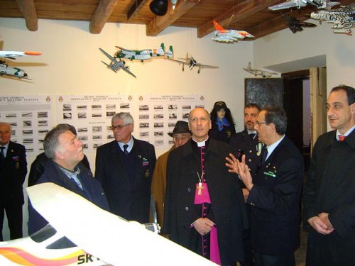 visita Vescovo Mostra aeronautica arpino